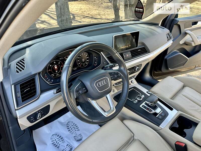 Позашляховик / Кросовер Audi Q5 2018 в Києві