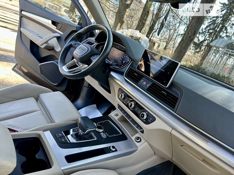 Позашляховик / Кросовер Audi Q5 2018 в Києві