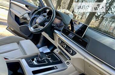Внедорожник / Кроссовер Audi Q5 2018 в 