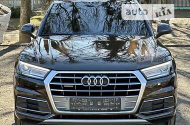 Внедорожник / Кроссовер Audi Q5 2018 в 