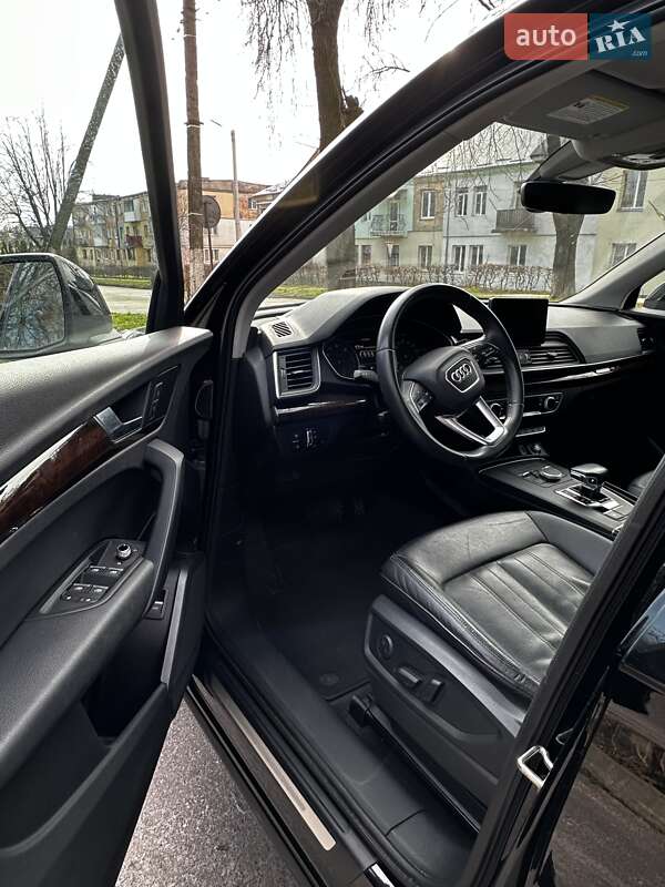 Внедорожник / Кроссовер Audi Q5 2019 в Сокале
