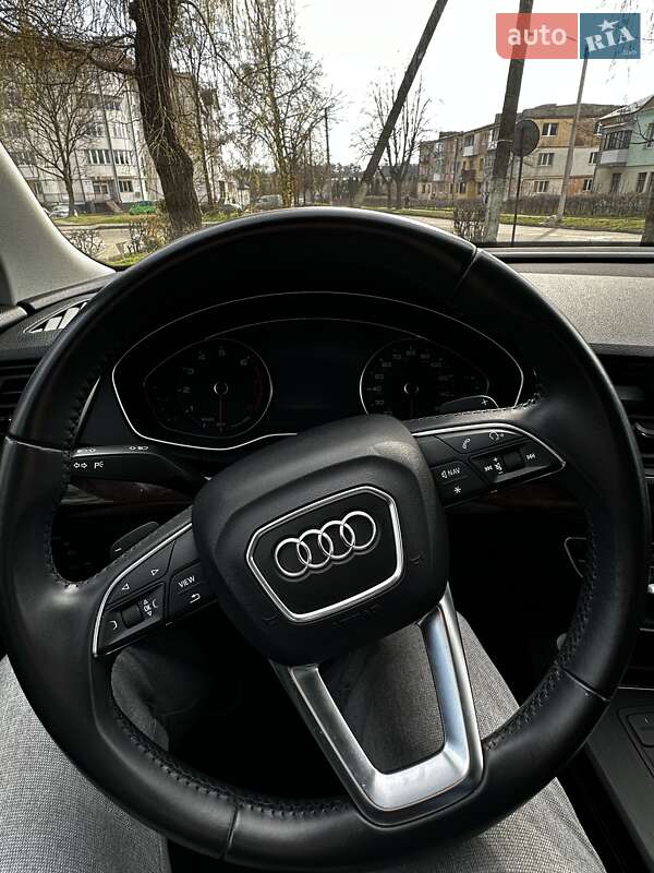 Внедорожник / Кроссовер Audi Q5 2019 в Сокале