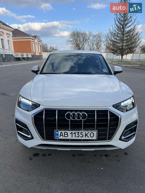 Позашляховик / Кросовер Audi Q5 2020 в Хмільнику