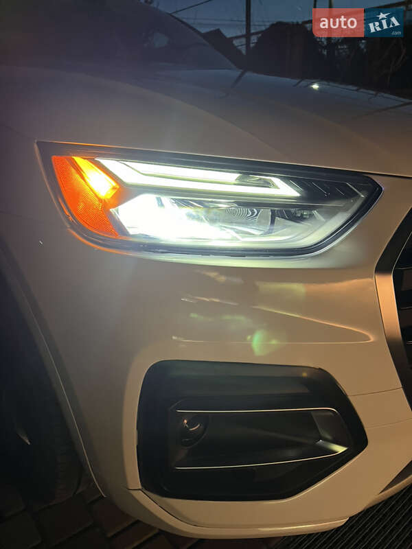 Позашляховик / Кросовер Audi Q5 2020 в Хмільнику