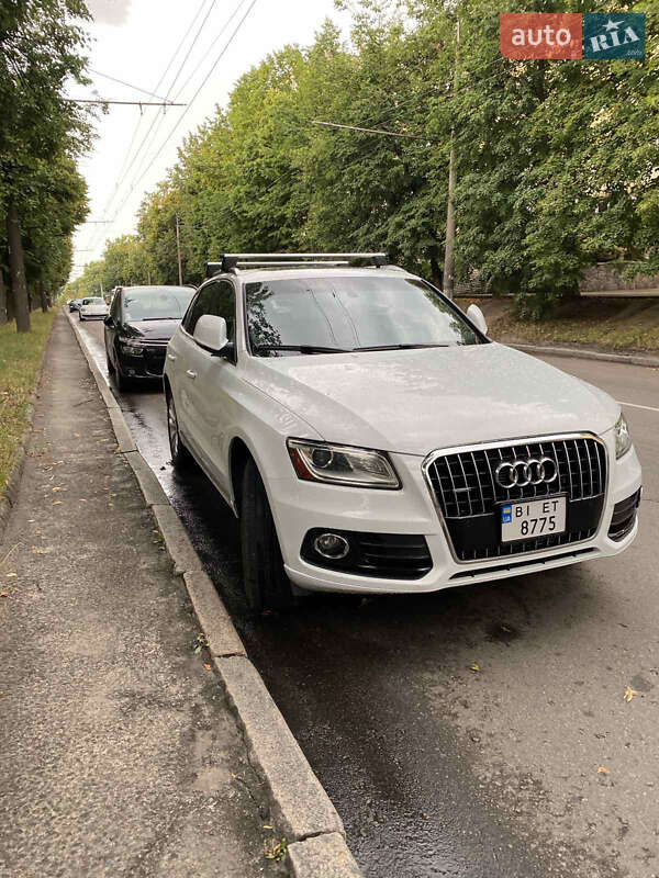 Позашляховик / Кросовер Audi Q5 2013 в Глобиному