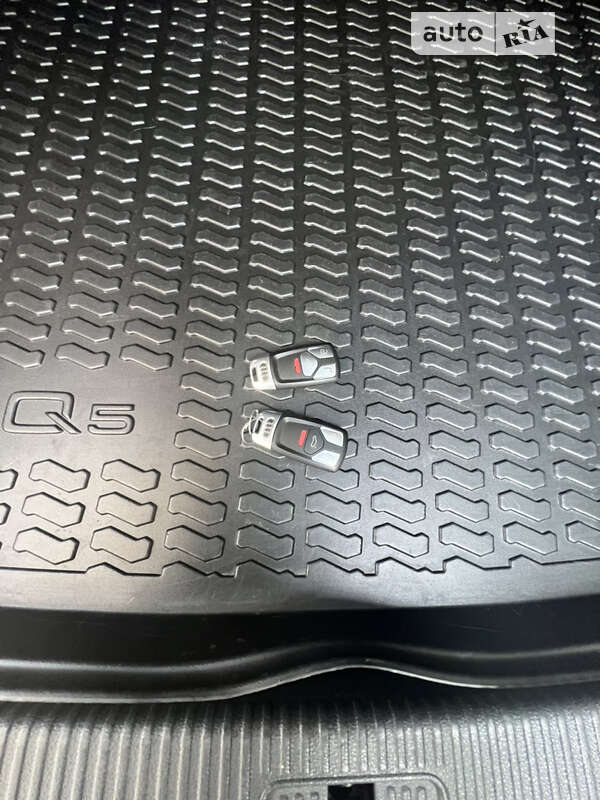 Внедорожник / Кроссовер Audi Q5 2017 в Одессе