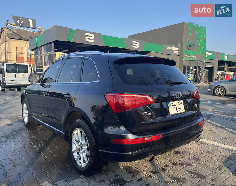 Внедорожник / Кроссовер Audi Q5 2011 в Черновцах