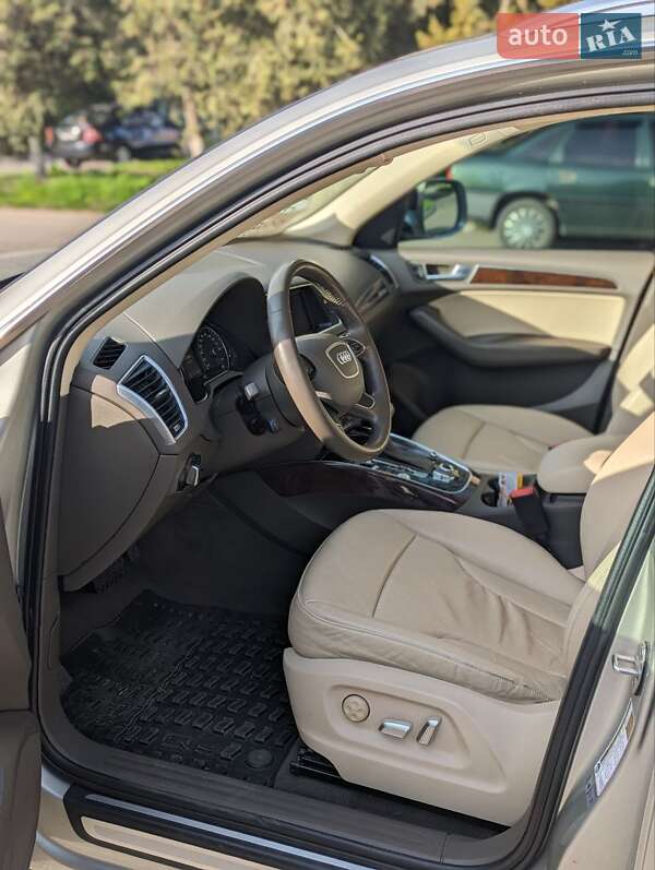 Внедорожник / Кроссовер Audi Q5 2015 в Полтаве