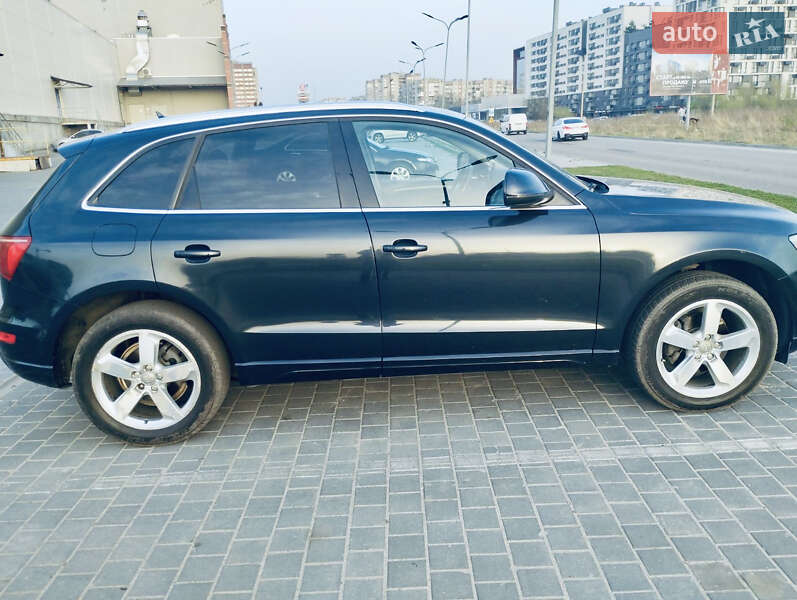 Позашляховик / Кросовер Audi Q5 2011 в Львові