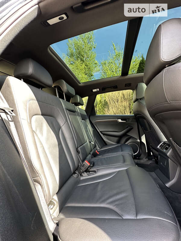 Внедорожник / Кроссовер Audi Q5 2015 в Самборе
