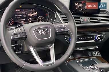 Внедорожник / Кроссовер Audi Q5 2018 в 