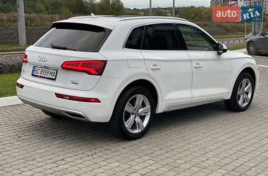 Внедорожник / Кроссовер Audi Q5 2018 в 