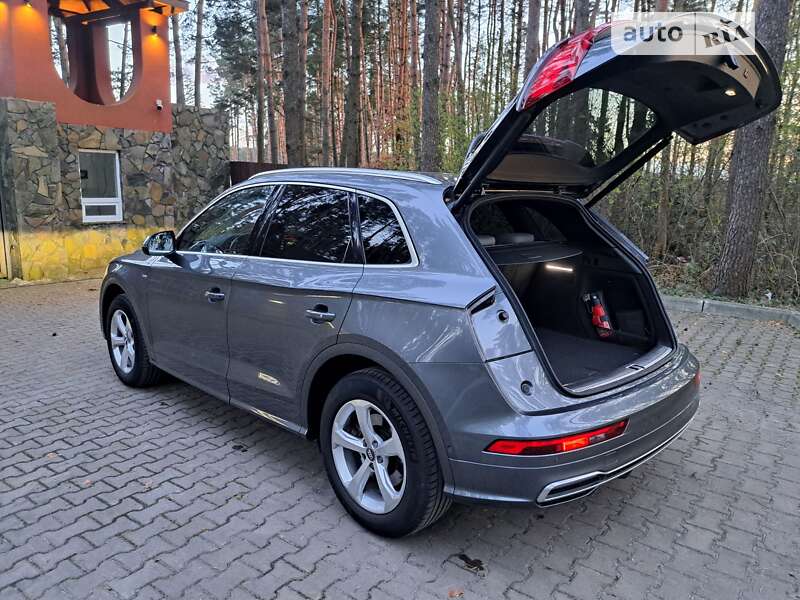 Внедорожник / Кроссовер Audi Q5 2017 в Львове