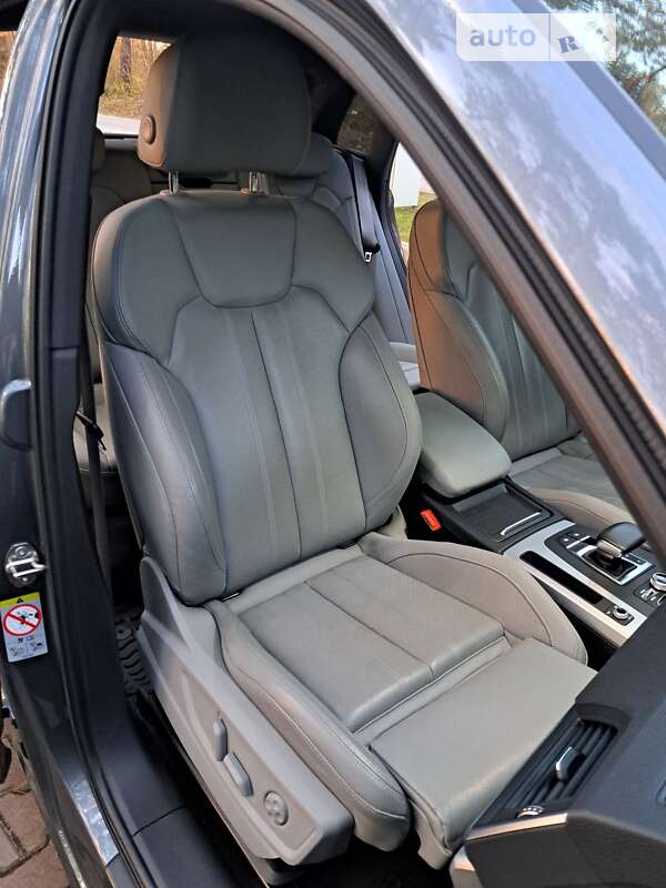 Внедорожник / Кроссовер Audi Q5 2017 в Львове