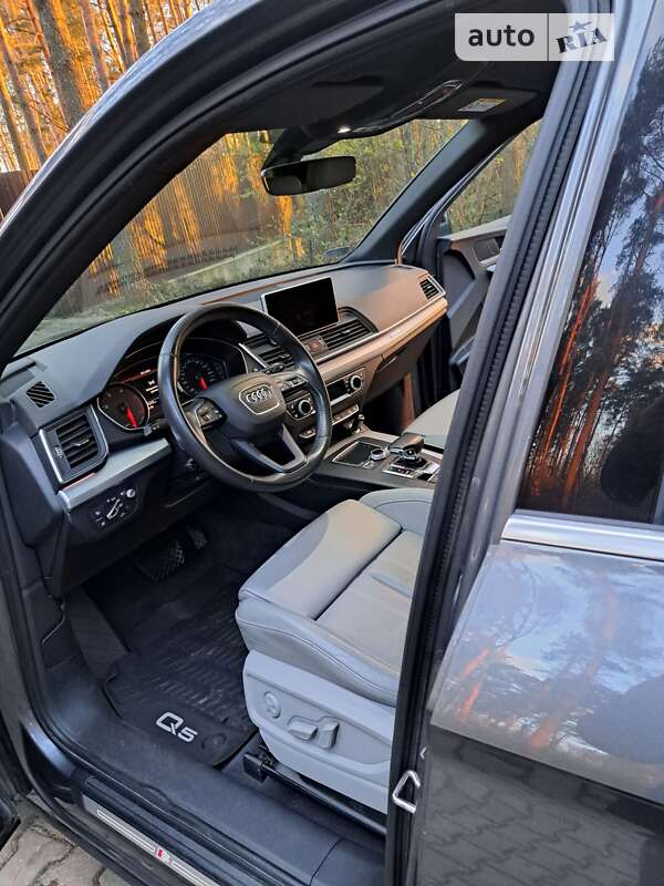 Внедорожник / Кроссовер Audi Q5 2017 в Львове