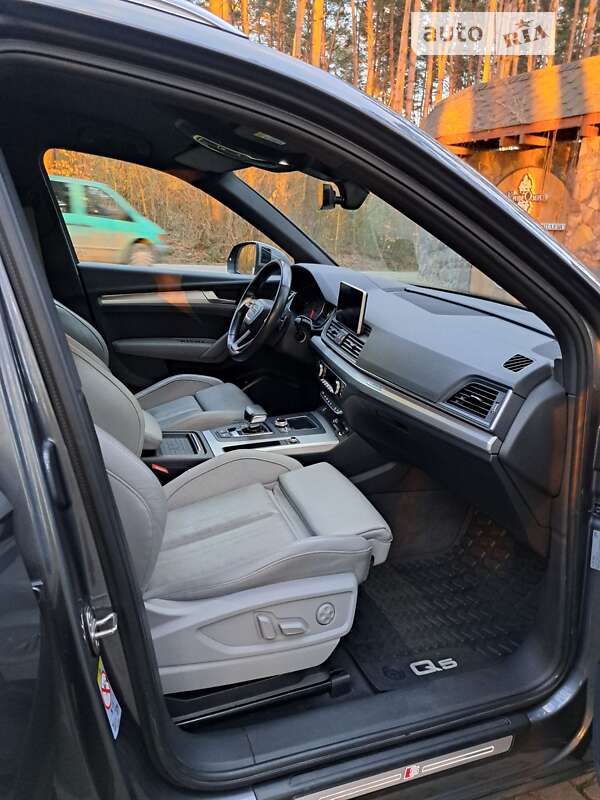 Внедорожник / Кроссовер Audi Q5 2017 в Львове