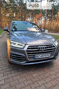 Позашляховик / Кросовер Audi Q5 2017 в Львові