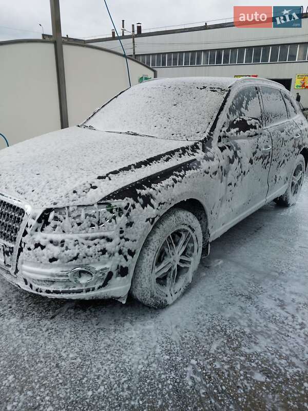 Позашляховик / Кросовер Audi Q5 2011 в Хмельницькому