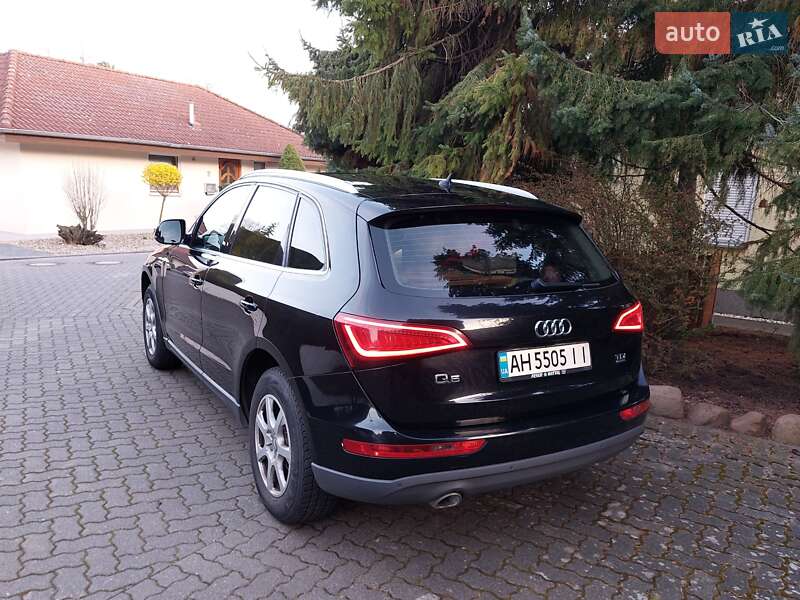 Внедорожник / Кроссовер Audi Q5 2012 в Черновцах
