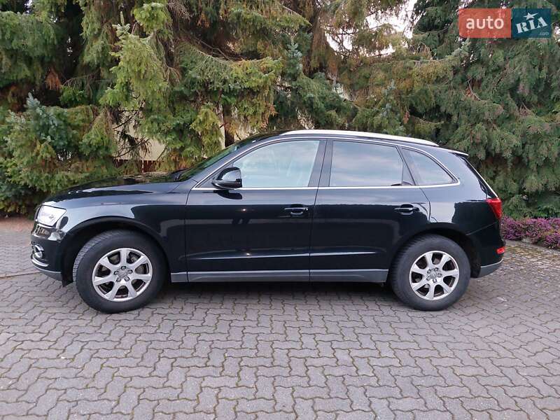 Внедорожник / Кроссовер Audi Q5 2012 в Черновцах