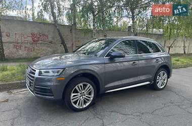 Внедорожник / Кроссовер Audi Q5 2017 в 