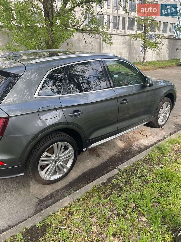 Позашляховик / Кросовер Audi Q5 2017 в Києві