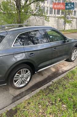 Внедорожник / Кроссовер Audi Q5 2017 в 