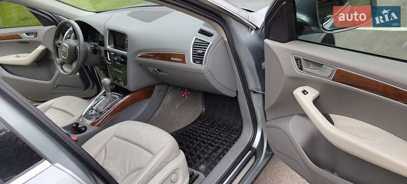 Внедорожник / Кроссовер Audi Q5 2011 в Ровно