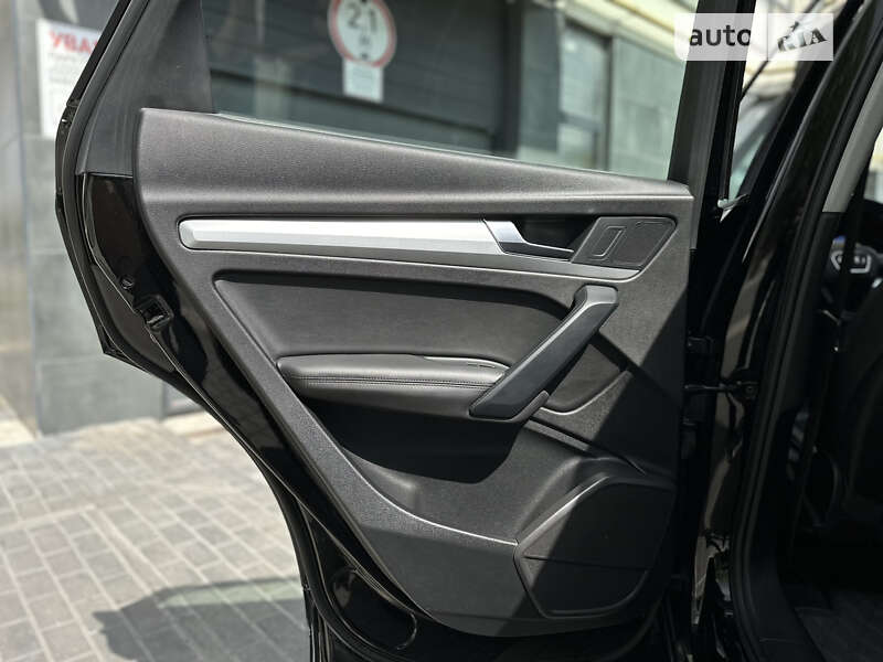 Внедорожник / Кроссовер Audi Q5 2019 в Львове