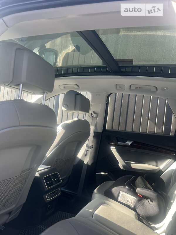 Внедорожник / Кроссовер Audi Q5 2017 в Тячеве фото 3 Внедорожник / Кроссовер Audi Q5 2017 в Тячеве