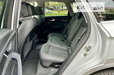 Позашляховик / Кросовер Audi Q5 2020 в 