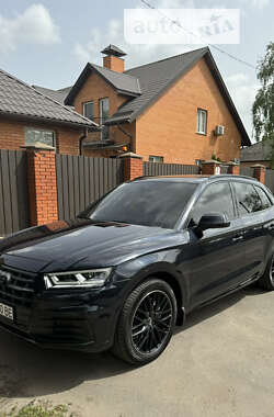 Внедорожник / Кроссовер Audi Q5 2018 в 