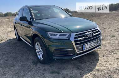 Внедорожник / Кроссовер Audi Q5 2018 в 