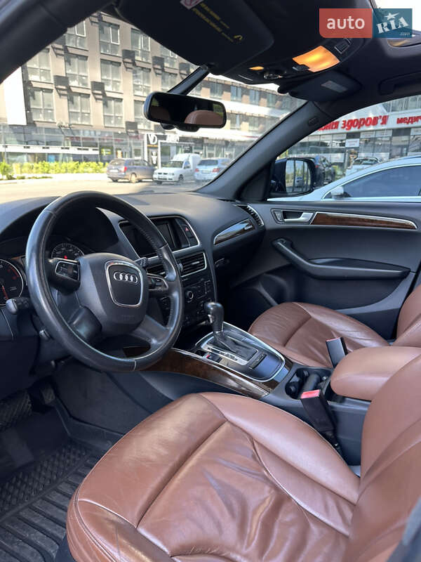 Внедорожник / Кроссовер Audi Q5 2011 в Киеве