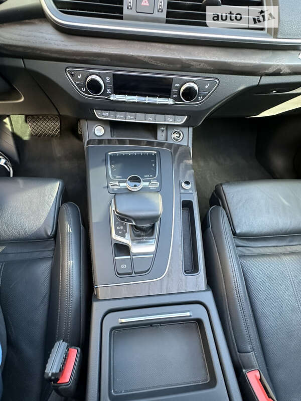 Внедорожник / Кроссовер Audi Q5 2018 в Киеве