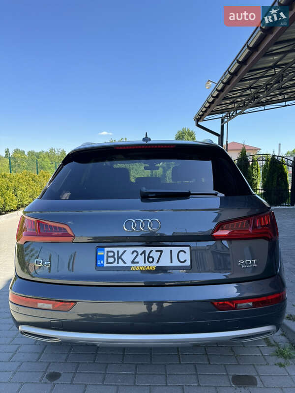 Внедорожник / Кроссовер Audi Q5 2017 в Ровно