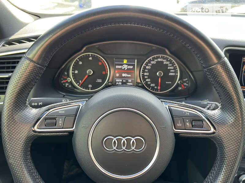 Внедорожник / Кроссовер Audi Q5 2015 в Ужгороде