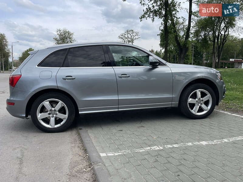Позашляховик / Кросовер Audi Q5 2011 в Запоріжжі