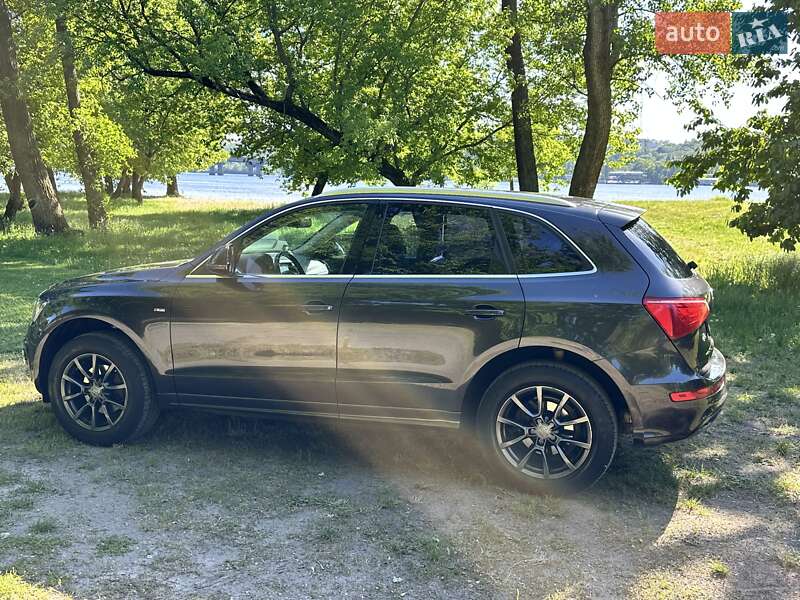 Внедорожник / Кроссовер Audi Q5 2012 в 