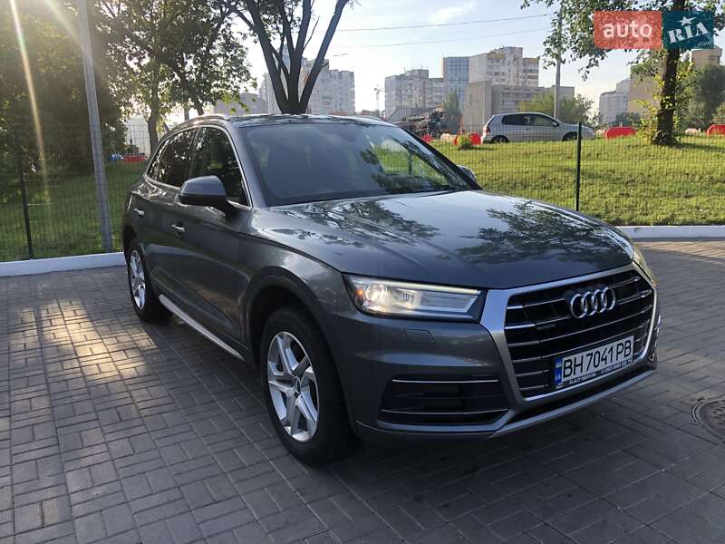 Внедорожник / Кроссовер Audi Q5 2019 в Киеве