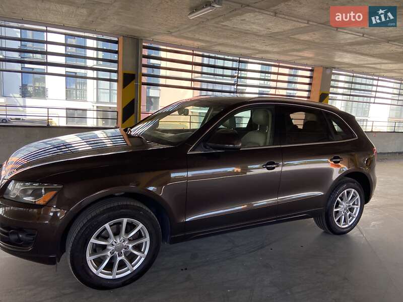 Внедорожник / Кроссовер Audi Q5 2011 в Луцке