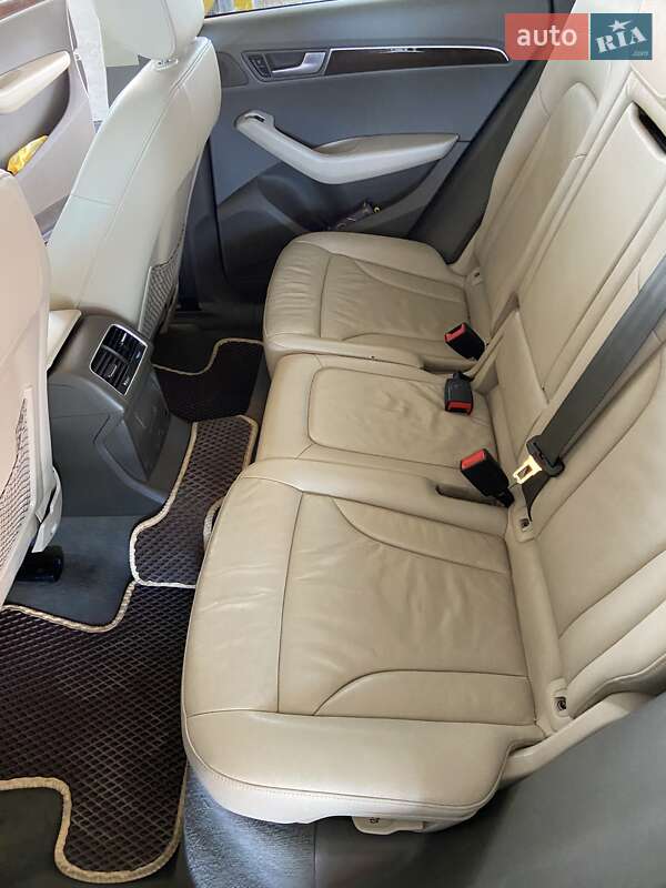 Внедорожник / Кроссовер Audi Q5 2011 в Луцке