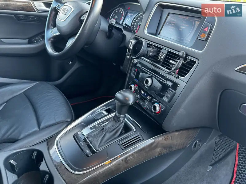 Внедорожник / Кроссовер Audi Q5 2012 в 