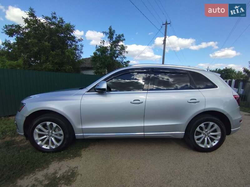 Внедорожник / Кроссовер Audi Q5 2012 в Первомайске