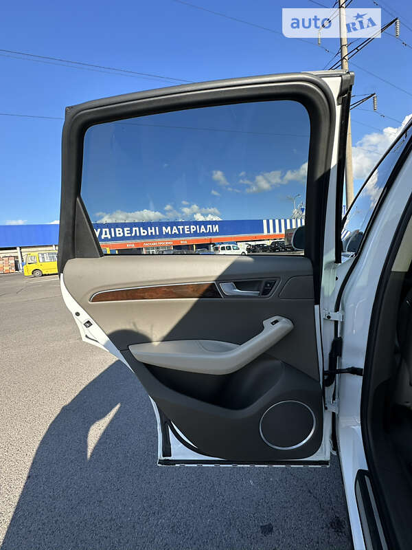Внедорожник / Кроссовер Audi Q5 2011 в Луцке