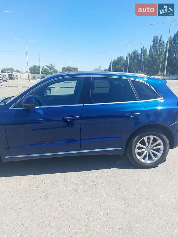 Внедорожник / Кроссовер Audi Q5 2015 в Днепре