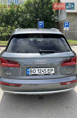 Позашляховик / Кросовер Audi Q5 2017 в 