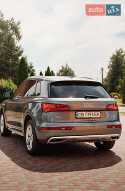 Позашляховик / Кросовер Audi Q5 2017 в 