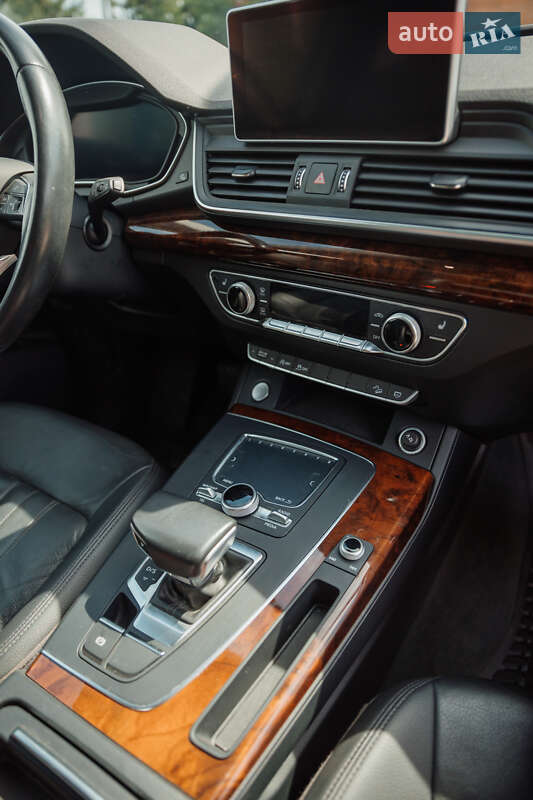 Внедорожник / Кроссовер Audi Q5 2017 в Пирятине