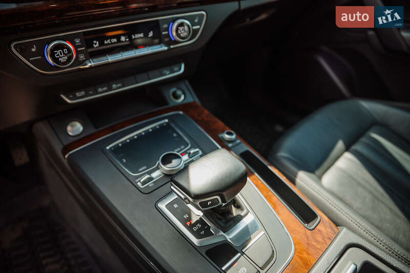 Внедорожник / Кроссовер Audi Q5 2017 в Пирятине